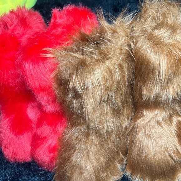 𝐹𝓊𝓏𝓏𝓎 𝐹𝓊𝓇𝓇𝓎 𝐵𝑜𝑜𝓉𝓈 - Picture 4 of 5